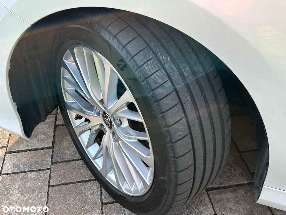 Toyota Camry 2.5 Hybrid Executive CVT - 34