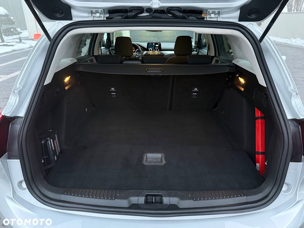 Ford Focus 2.0 EcoBlue Start-Stopp-System TITANIUM - 32