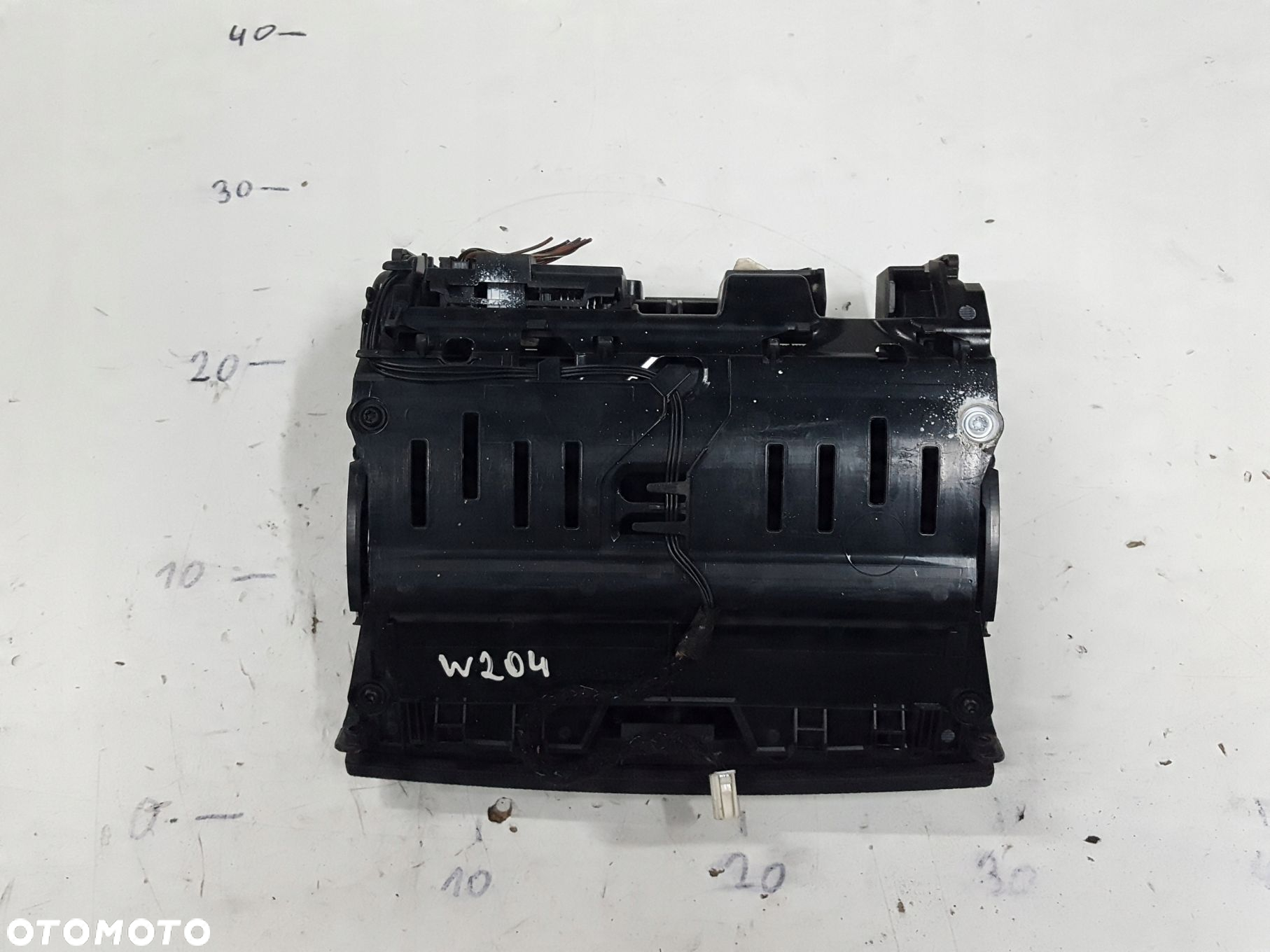 MERCEDES C KLASA W204 07r- WYŚWIETLACZ A2048204697 - 2