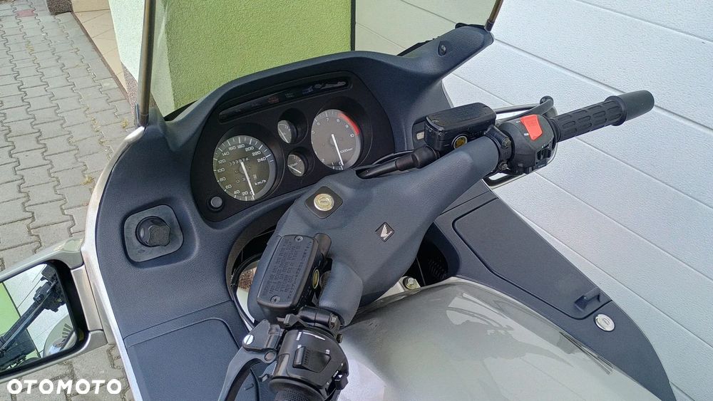 Honda ST - 5