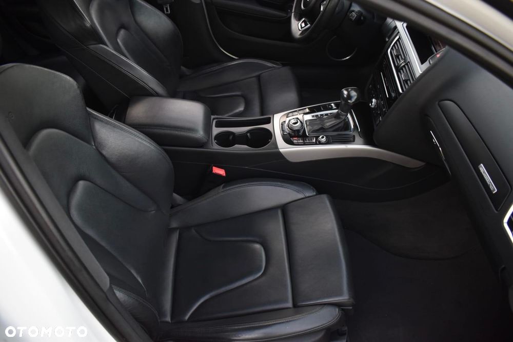 Audi A4 Limousine - 11
