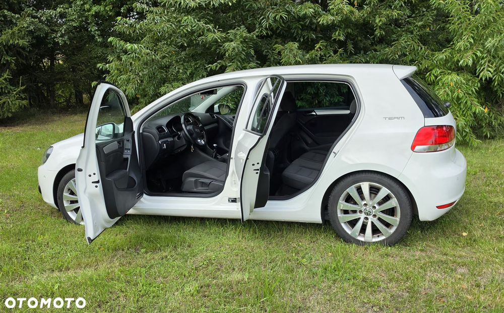 Volkswagen Golf 2010 photo 5