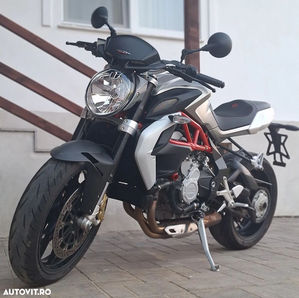 MV AGUSTA Brutale 800 - 8