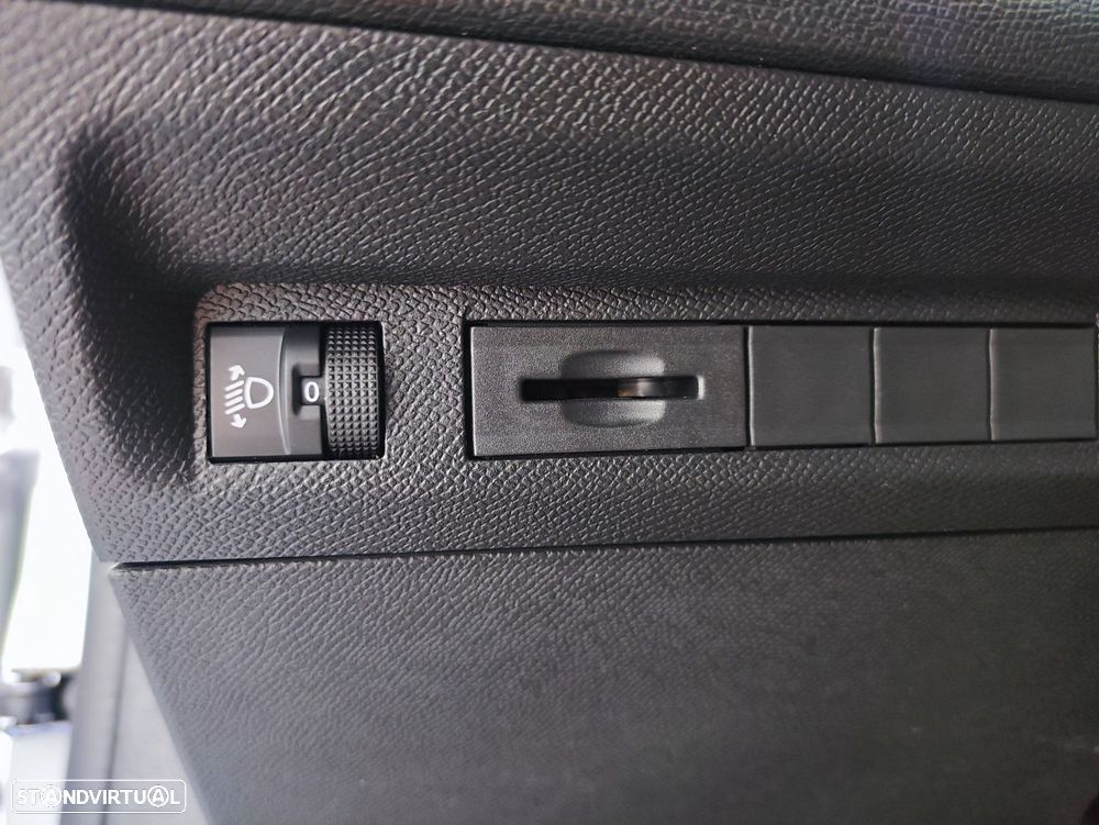 Peugeot 308 1.5 BlueHDi Allure EAT8 - 11