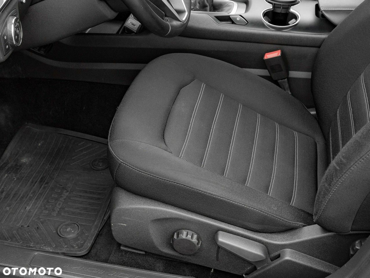 Ford Mondeo 2.0 EcoBlue Trend - 13