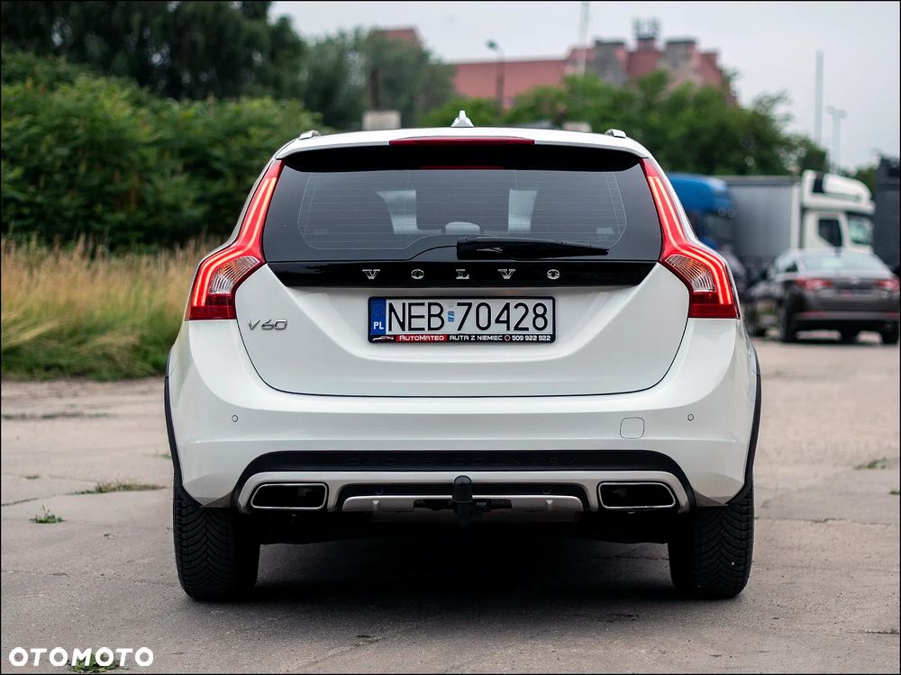 Volvo V60 Cross Country - 8