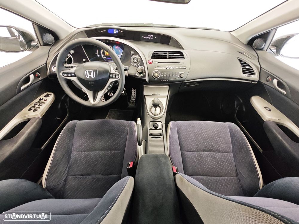Honda Civic 1.8 Sport - 28