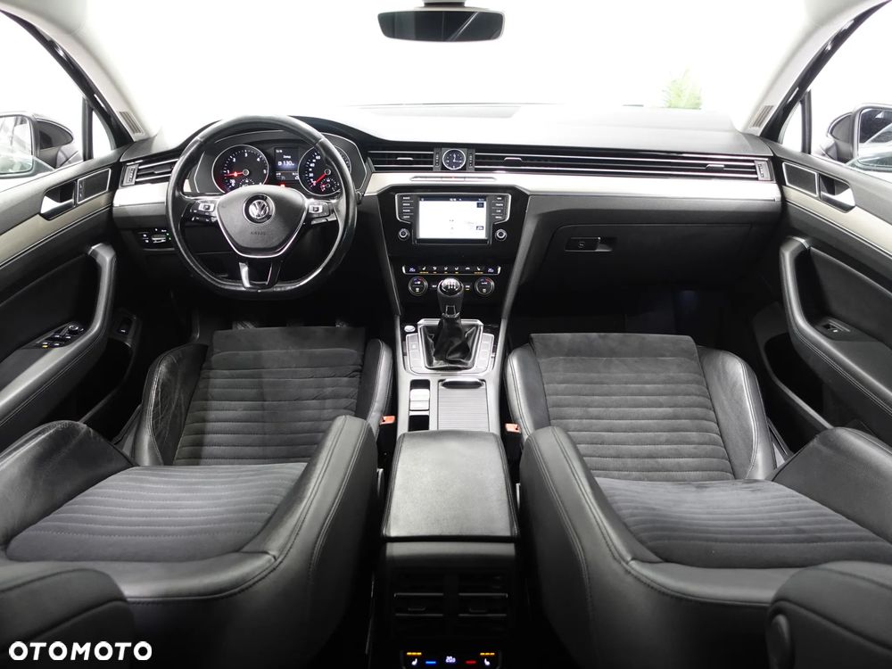 Volkswagen Passat - 26