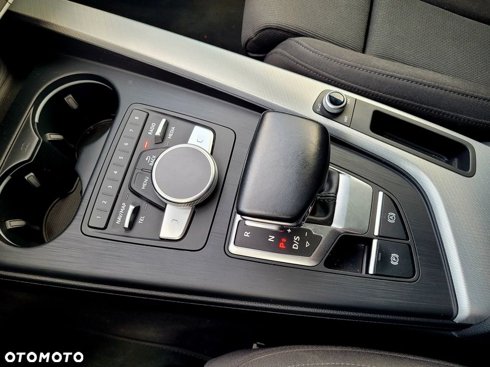 Audi A4 Avant 45 TFSI quattro S tronic - 23