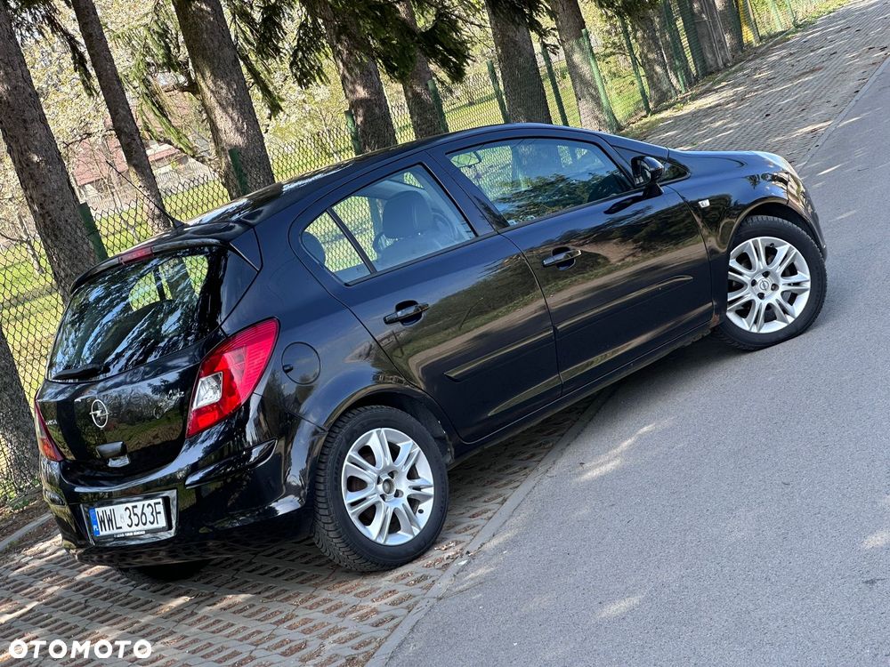 Opel Corsa 1.2 16V Essentia - 12