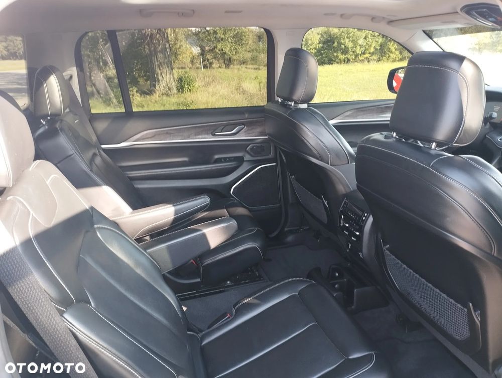 Jeep Grand Cherokee - 15