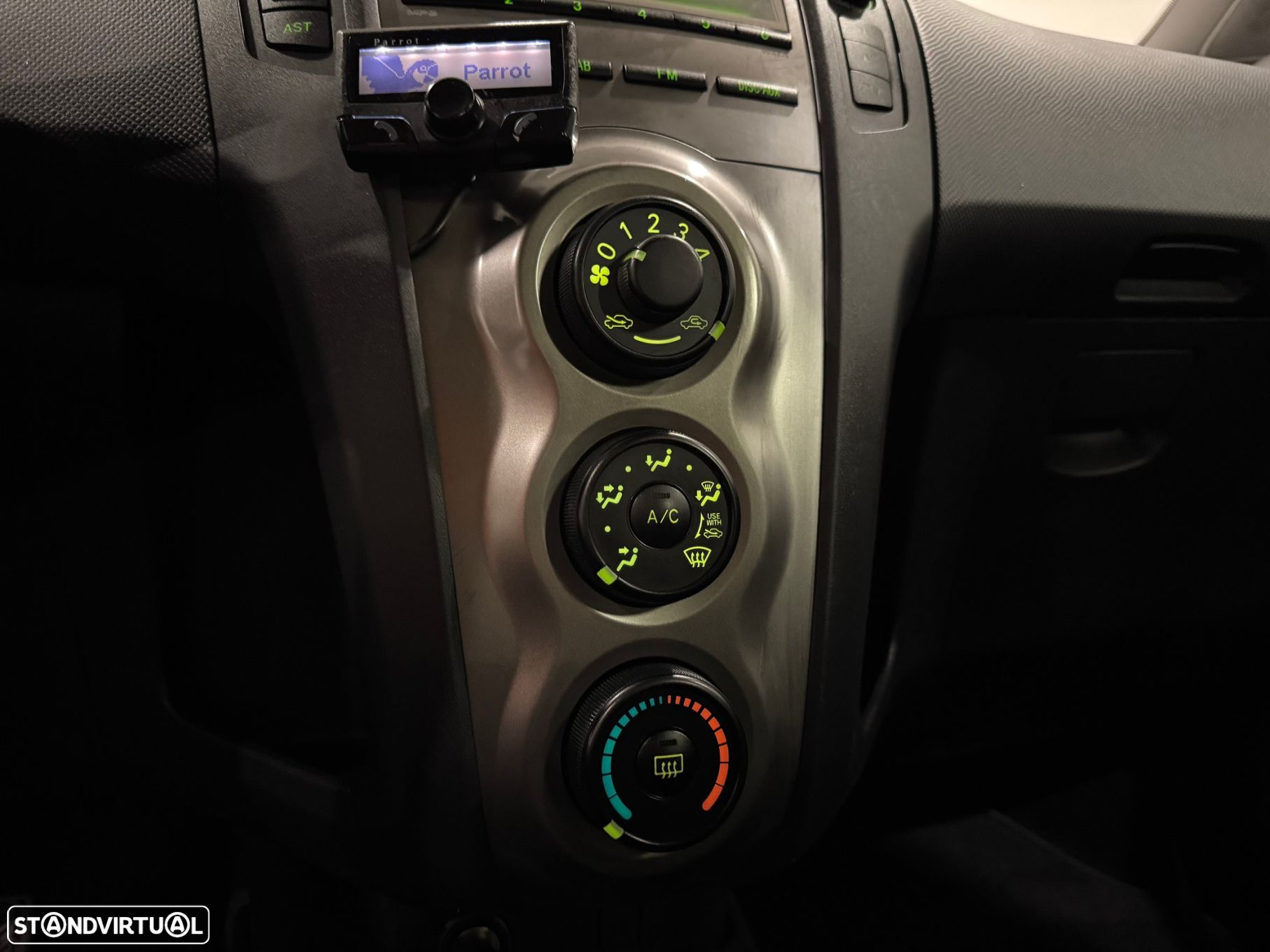 Toyota Yaris 1.0 VVT-i AC - 10
