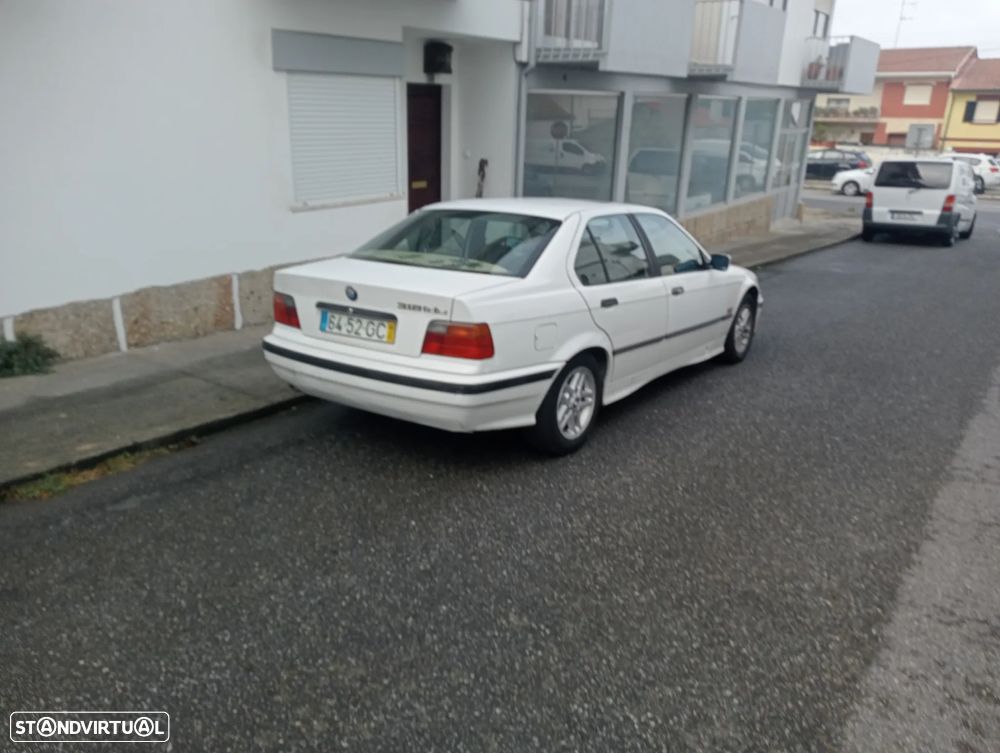 BMW 318 tds Touring - 7