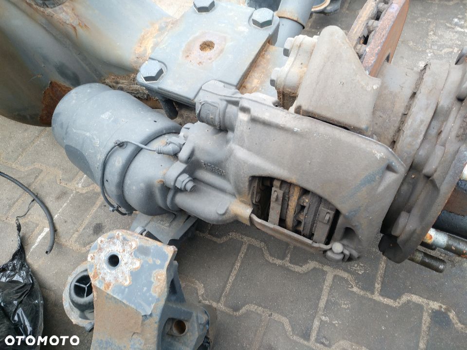 Zacisk hamulcowy prawy tył Mercedes Actros MP4 - 2