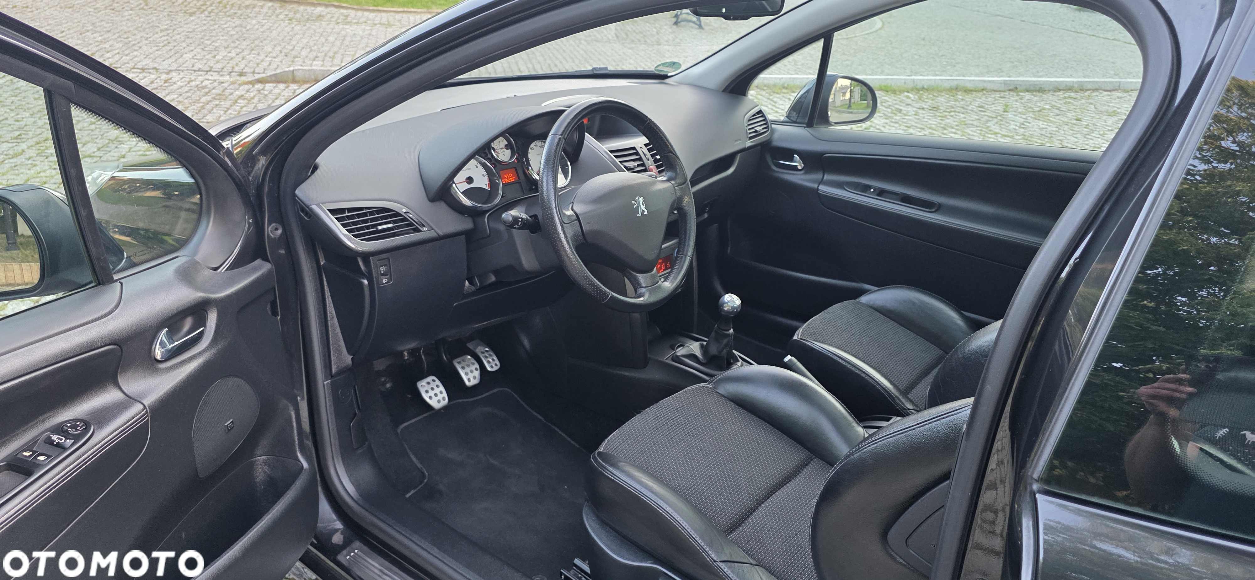 Peugeot 207 1.6 THP Platinum - 13