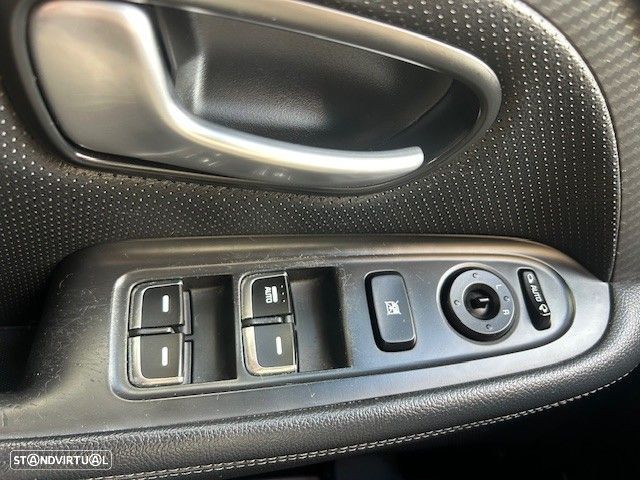 Kia Carens 1.7 CRDi ISG TX - 15
