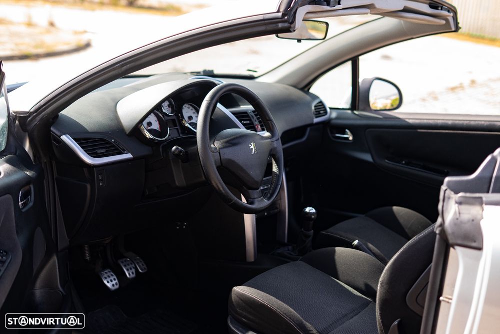 Peugeot 207 CC 1.6 HDi FAP - 21