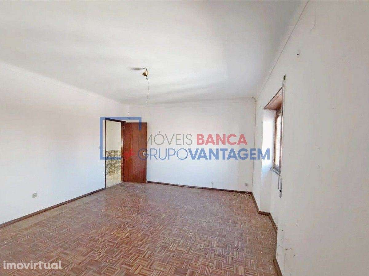 Moradia de 2 Pisos com 403m2 em Vila Nova da Baronia, Concelho de A... - Grande imagem: 5/22
