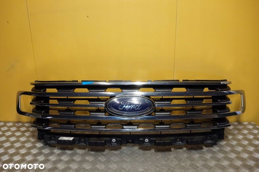 FORD EXPEDITION 2018 - 2021 Atrapa Przód Grill Chrom USA - 1