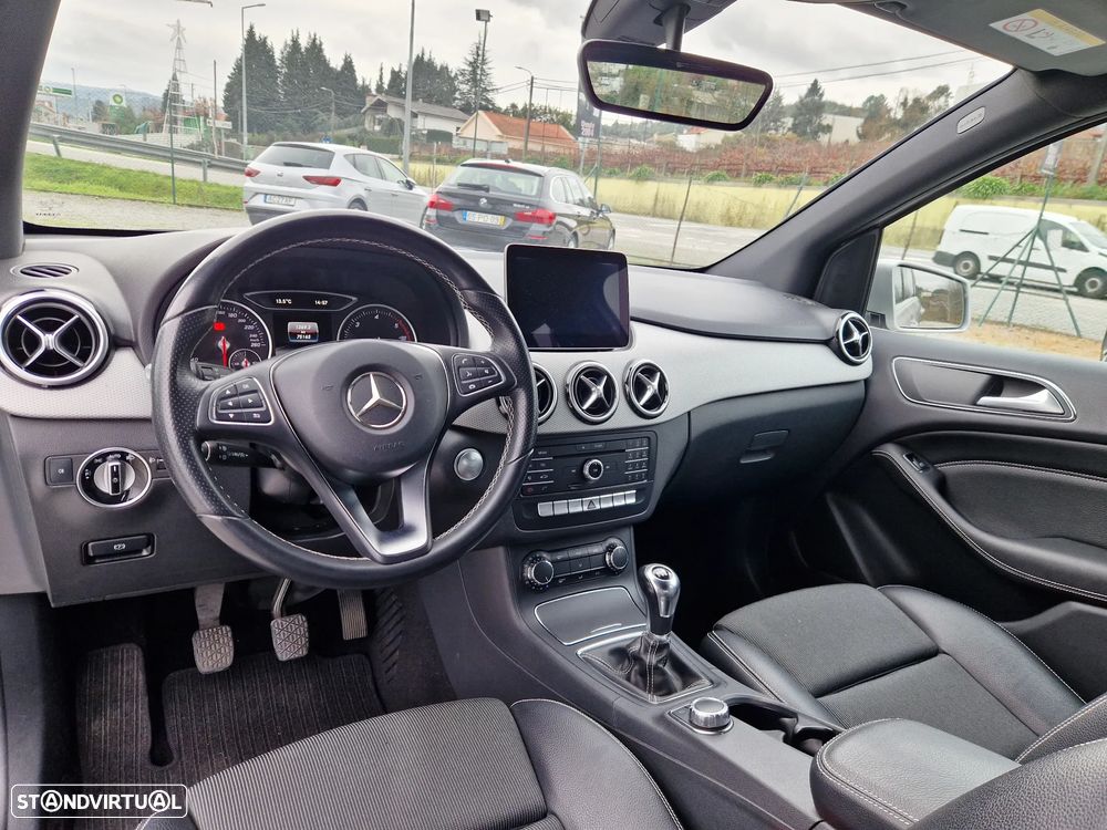 Mercedes-Benz B 180 d Urban - 14