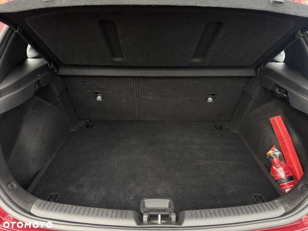 Hyundai i30 1.5 DPI Classic + - 32