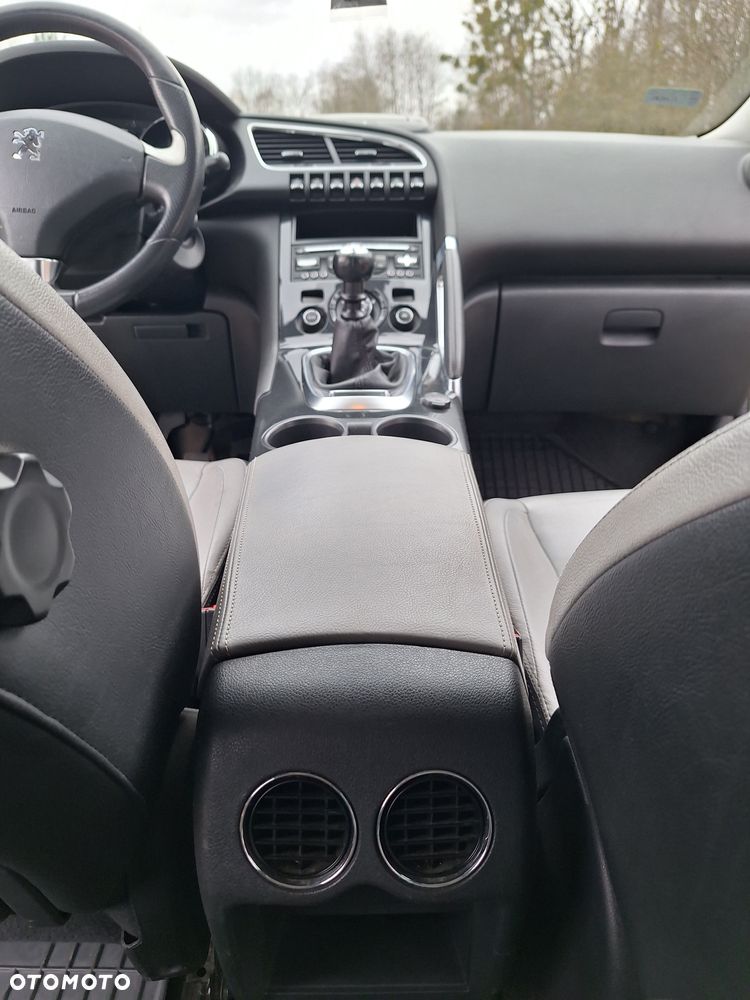 Peugeot 3008 HDi FAP 150 Roland Garros - 21