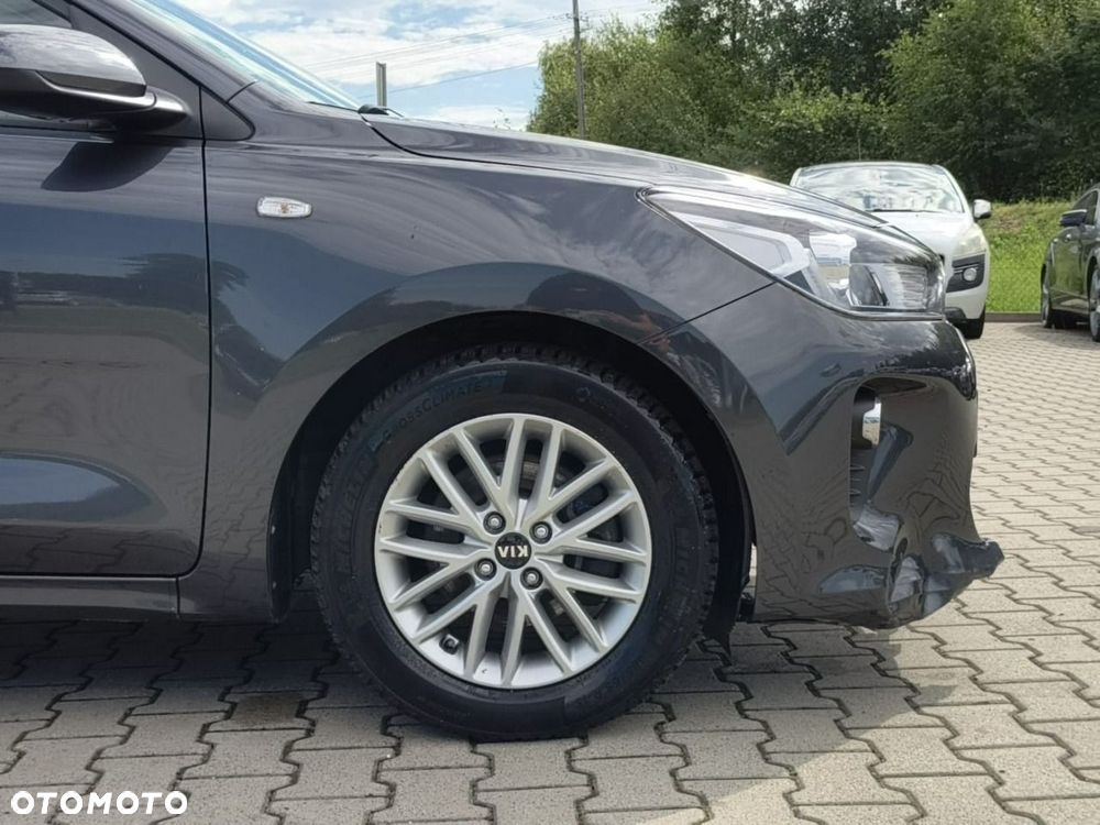 Kia Rio - 22