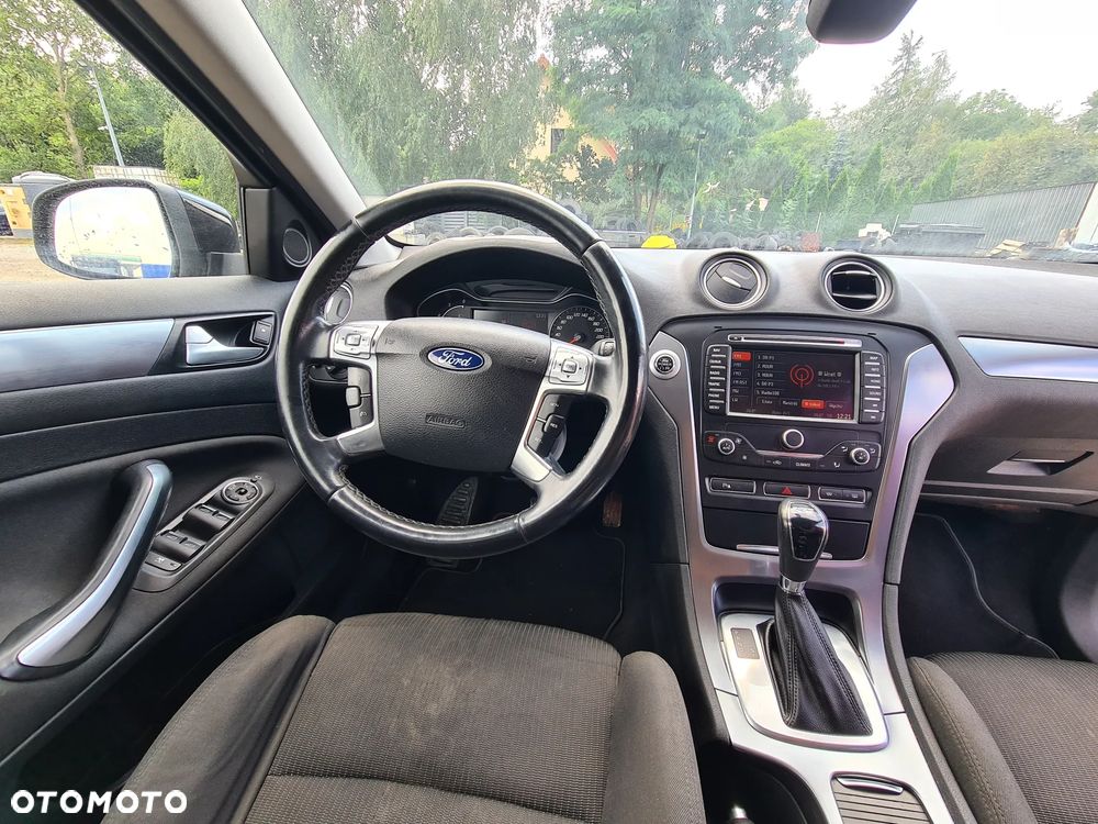Ford Mondeo - 36