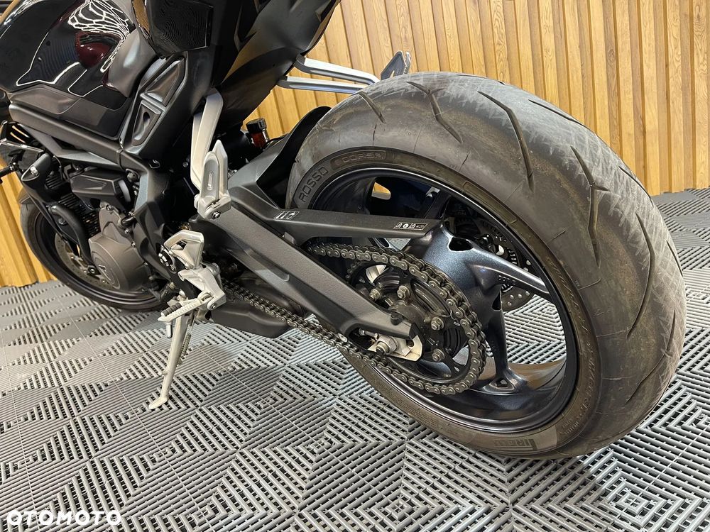 Triumph Street Triple - 5