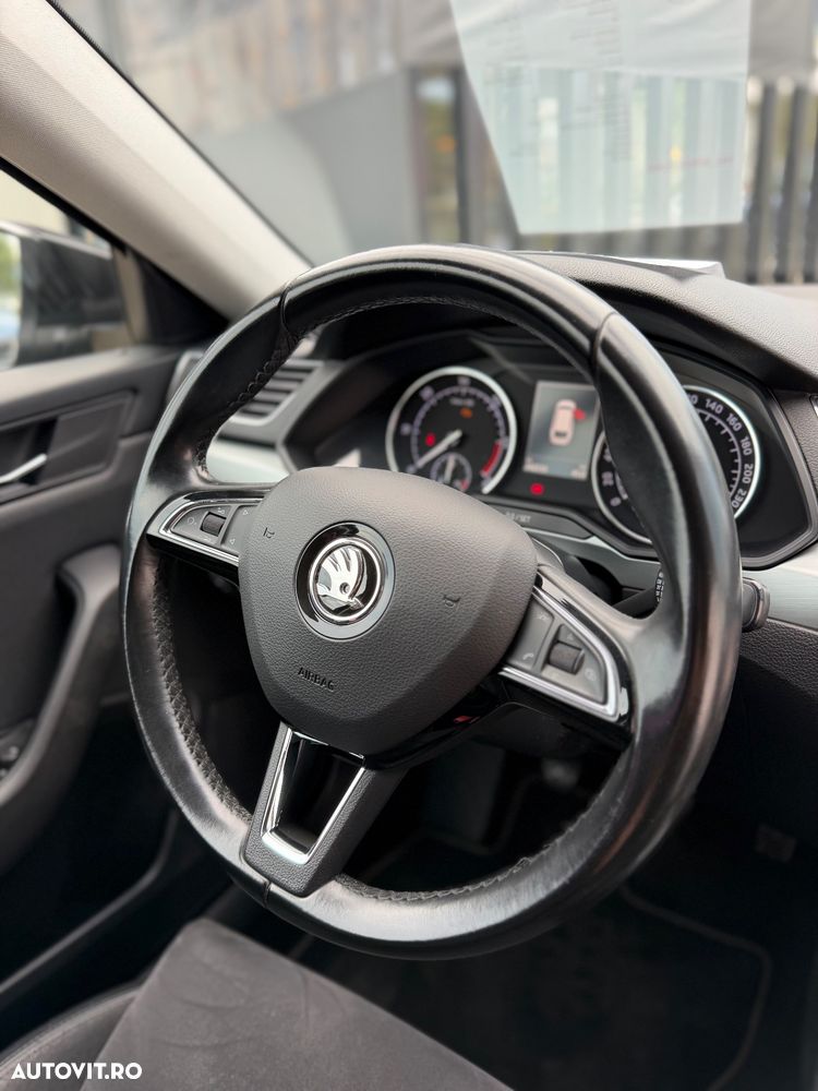 Skoda Superb 2.0 TDI Style - 4