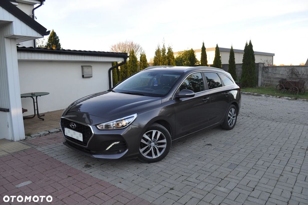 Hyundai i30 1.6 CRDI DCT YES - 3