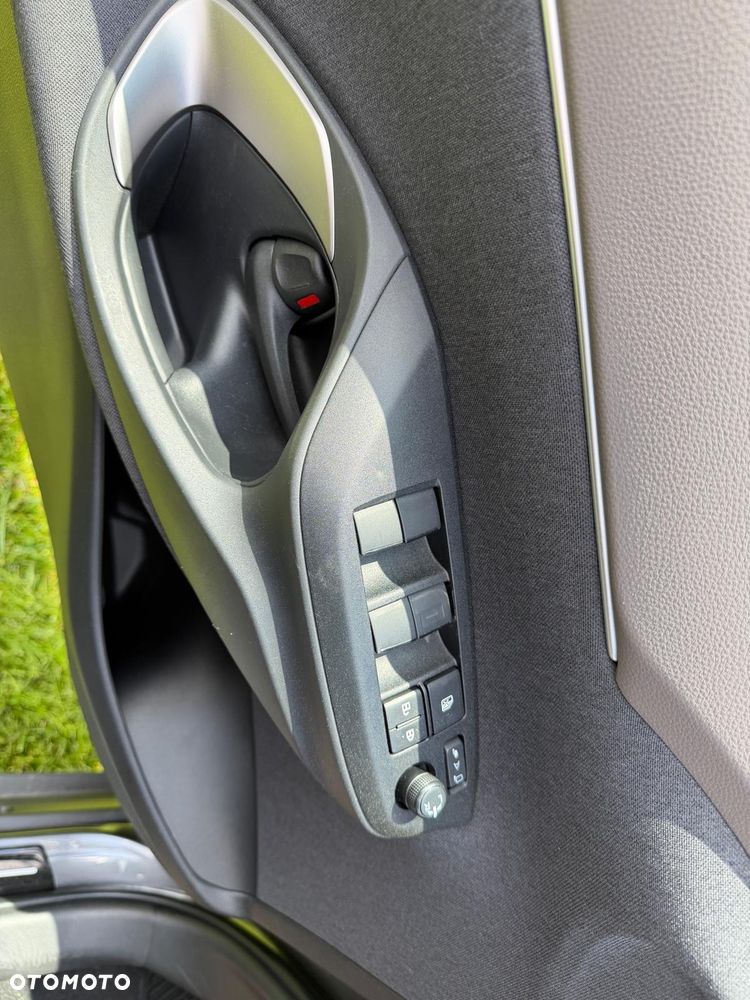 Toyota Yaris Cross Hybrid 1.5 Executive - 12