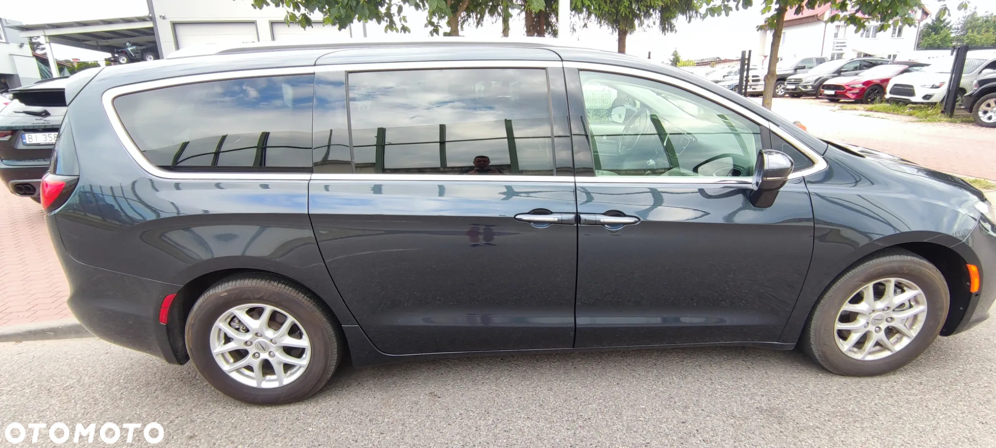 Chrysler Pacifica - 6
