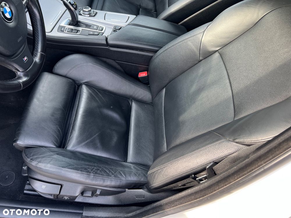 BMW Seria 5 528i xDrive - 12
