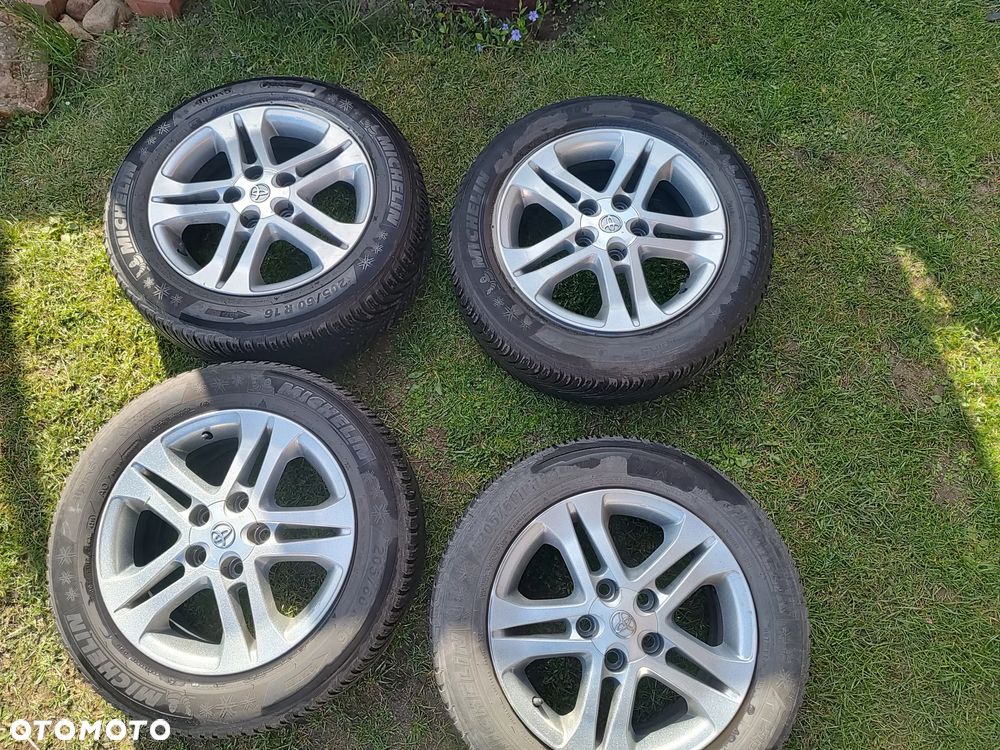 Toyota Avensis 1.8 Sol - 18