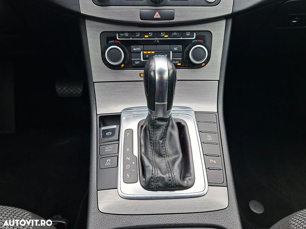 Volkswagen Passat 2.0 TDI BlueMotion Technology DSG Highline - 17