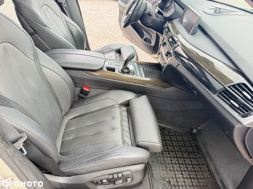 BMW X5 xDrive30d Sport-Aut - 7