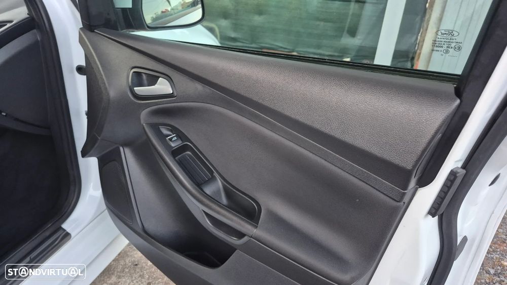 Ford Focus 1.0 SCTi ST-Line - 13