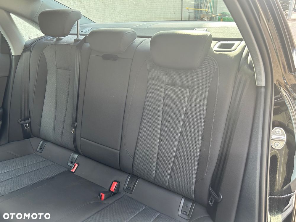 Audi A4 Limousine 35 TFSI mHEV Advanced S tronic - 14