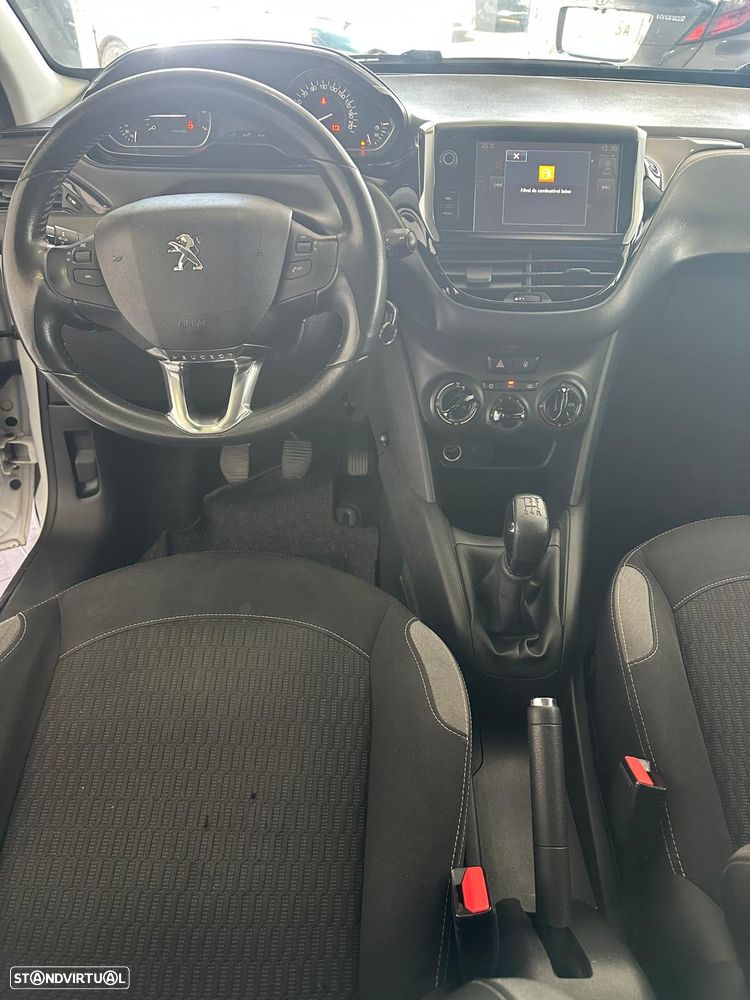 Peugeot 208 1.2 PureTech Allure - 8
