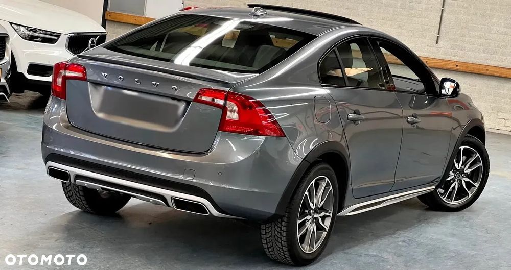 Volvo S60 D5 Summum - 3