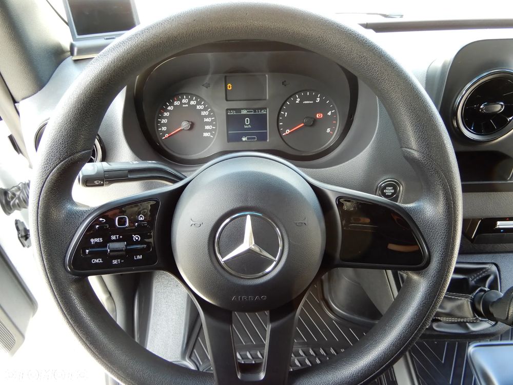 Mercedes-Benz Sprinter 516 CDI 2.2 CDI 163 KM Kontener 4.91 Cm 10 E.Palet Super Lekki ALUVAN DMC 3500 Kg 705 Kg Ładowność Tempomat Asystent Pasa Ruchu Stan Auta Jak Nowy UNIKAT - 39