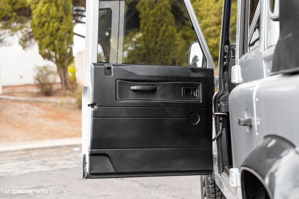 Land Rover Defender 110 CC 2.2 CRD SE - 13