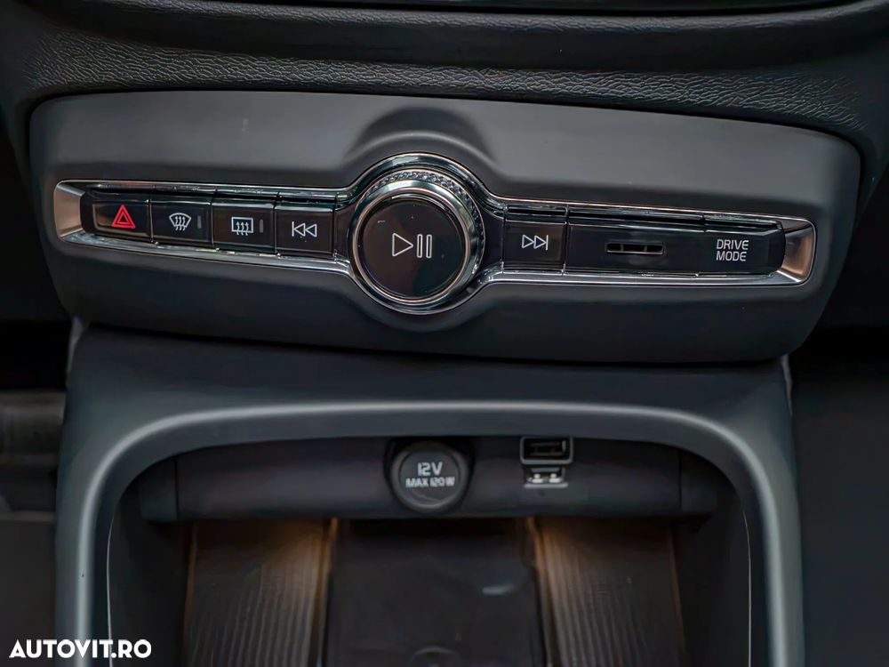 Volvo XC 40 T4 Recharge DKG Inscription - 31