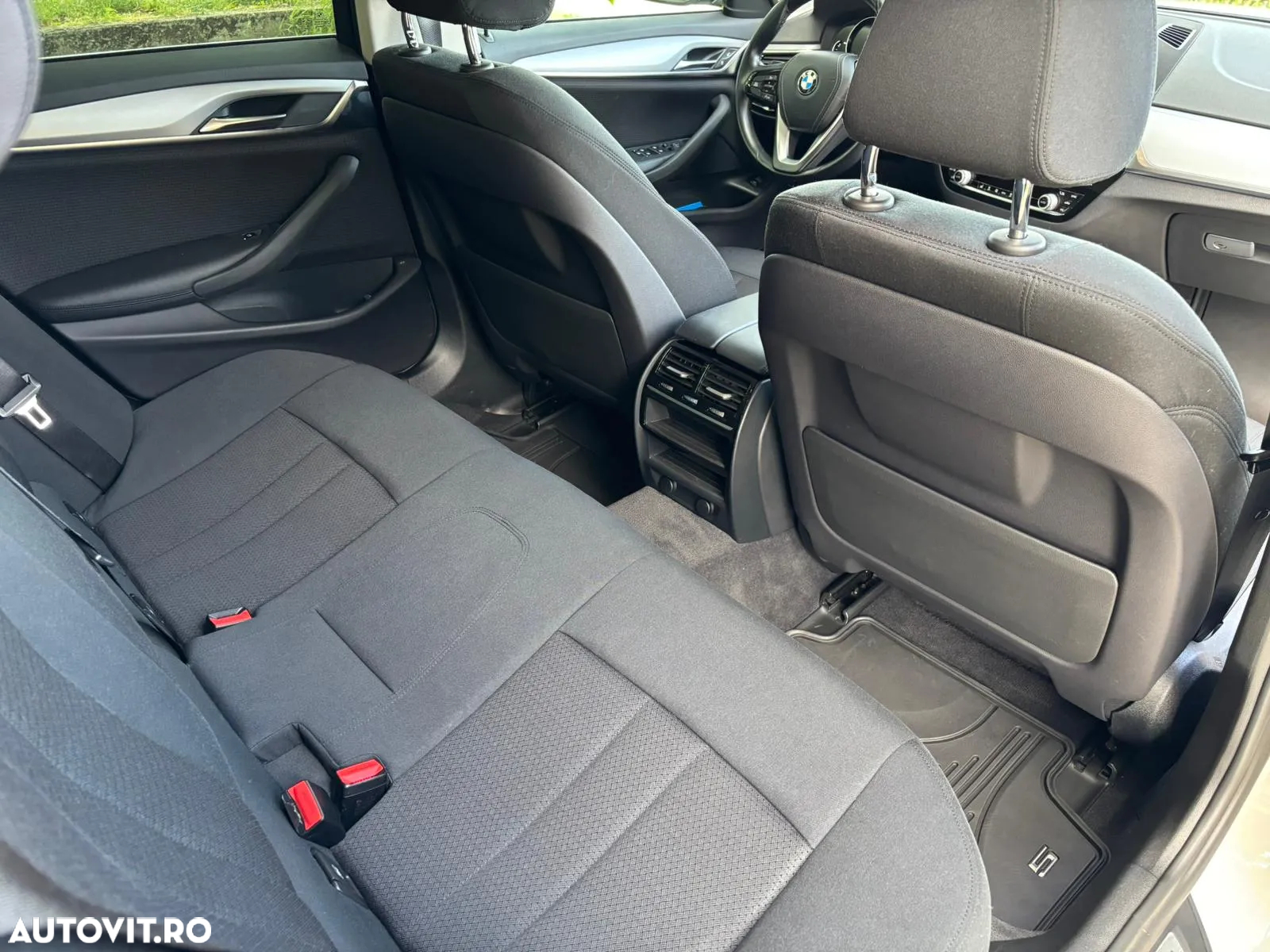 BMW Seria 5 520d AT - 12