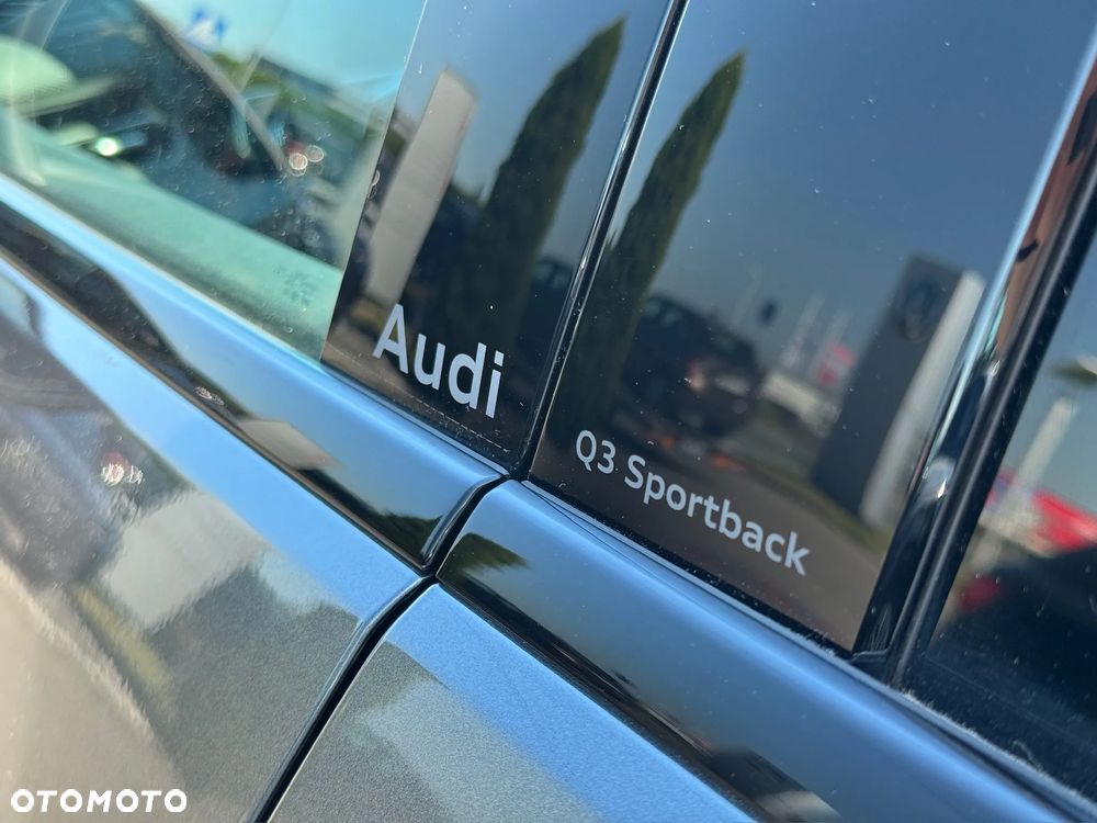 Audi Q3 Sportback - 11