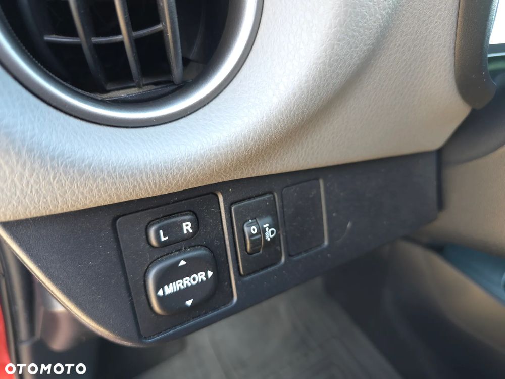 Toyota Yaris 1.33 Premium - 21