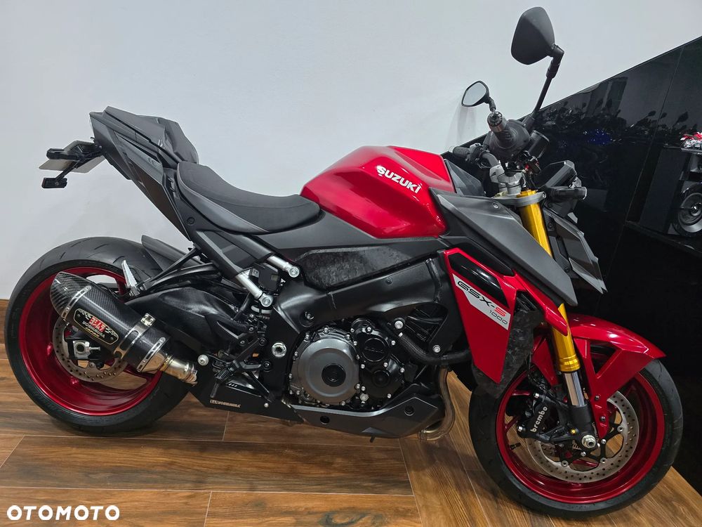 Suzuki GSX - 3