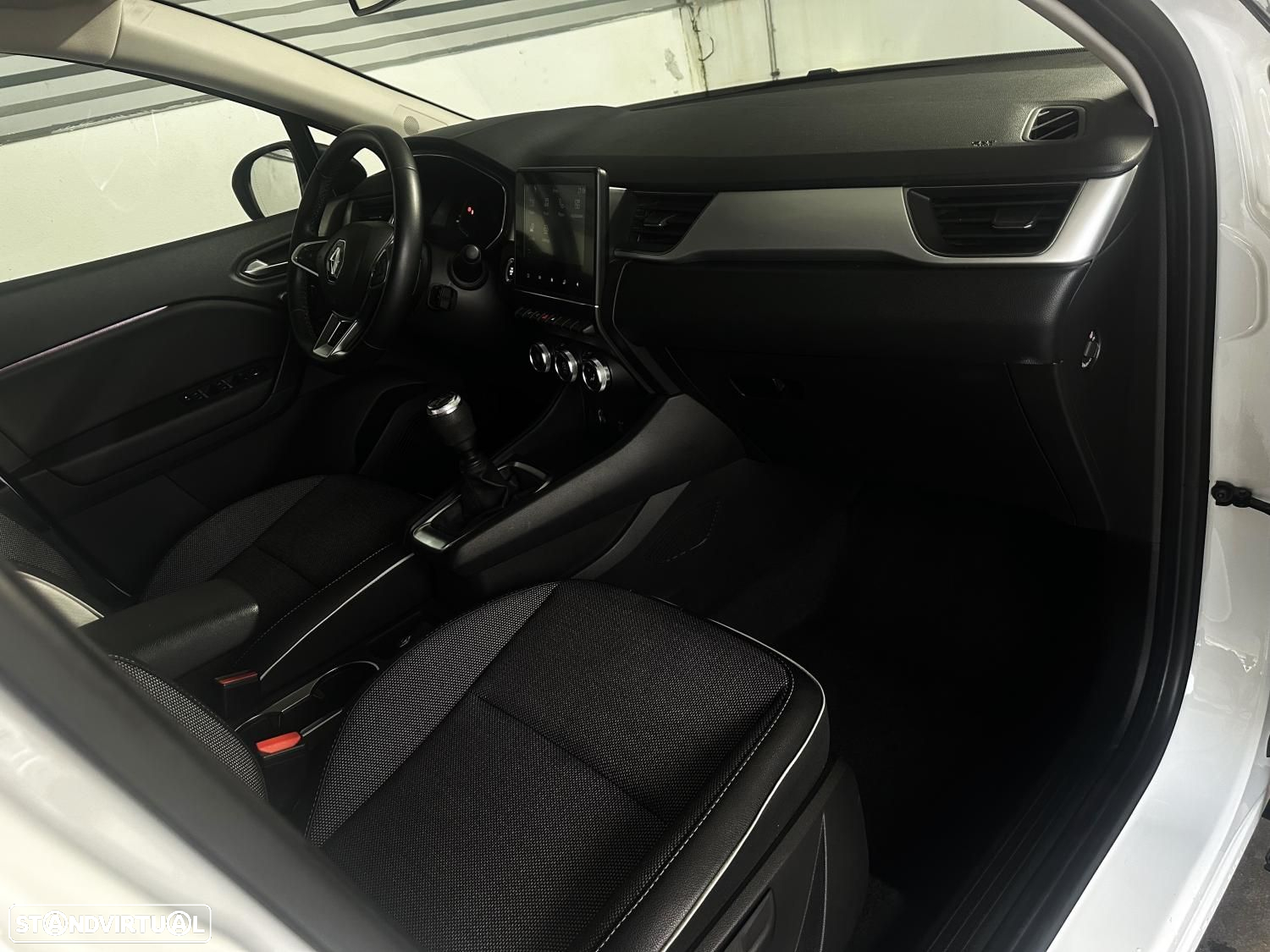 Renault Captur 1.0 TCe Exclusive - 24
