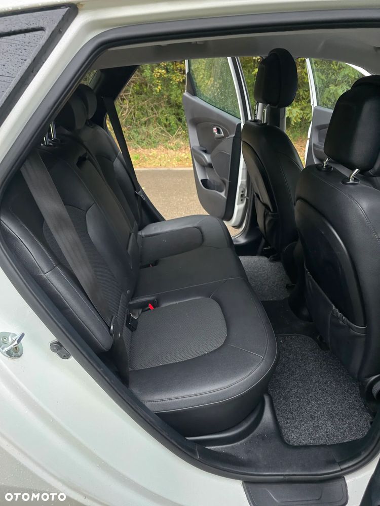 Hyundai ix35 1.7 CRDi Premium 2WD - 22